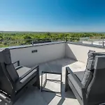 Luxurious Home In Tar