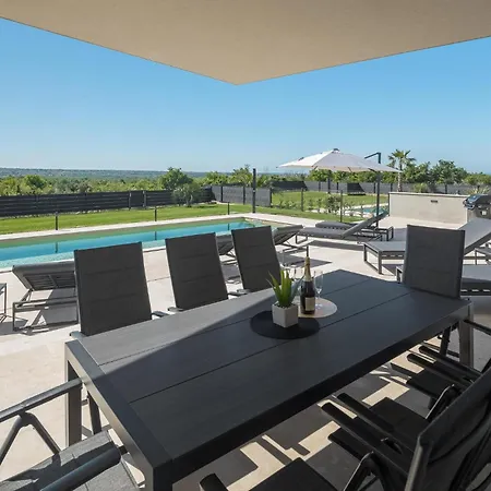 Luxurious In Tar בית נופש Tar-Vabriga