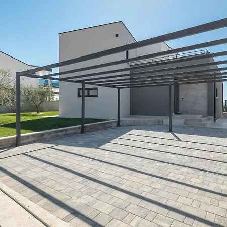 Beautiful In Tar בית נופש *