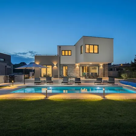 Luxurious Home In Tar